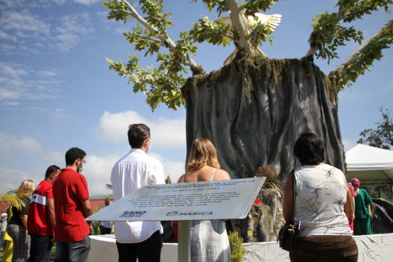 Monumento inaugurado em Maricá homenageia luta de profissionais da Saúde na pandemia
