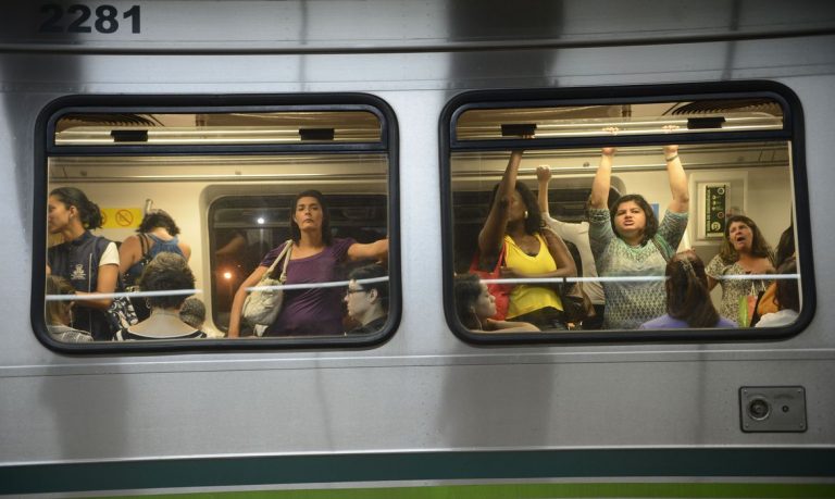 Prevenção do lado de lá: mulheres terão ação contra assédio nos transportes do Rio