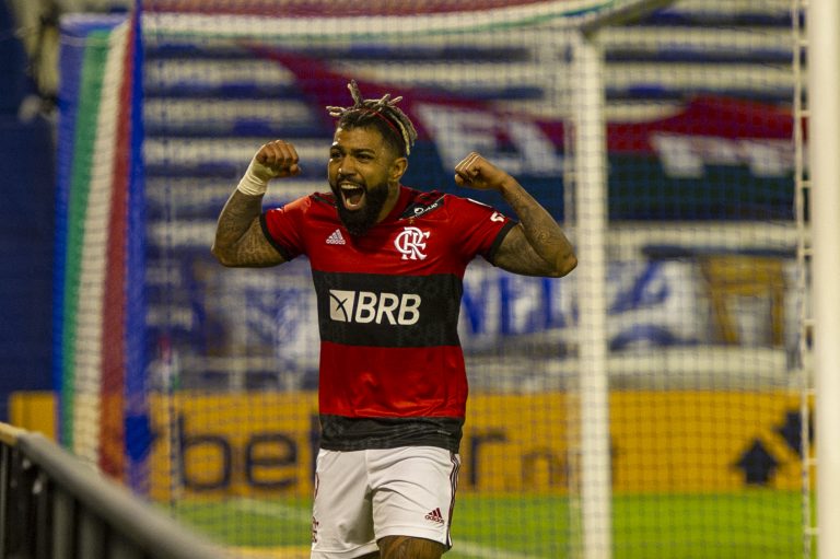 Flamengo estreia com vitória de virada na Libertadores