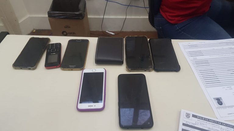 Dupla acusada de roubo de celular é presa no Barreto, em Niterói