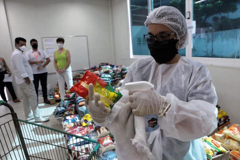 Solidariedade em Niterói: Postos de vacinação arrecadam cinco toneladas de donativos