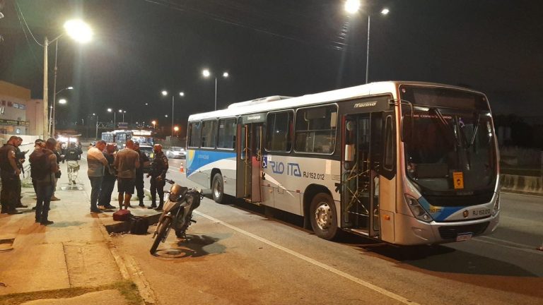 Suspeito morre e passageiros ficam feridos em tentativa de assalto na BR-101, em Niterói