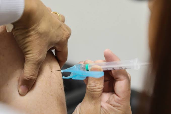 Niterói inicia vacinação contra gripe; veja os locais