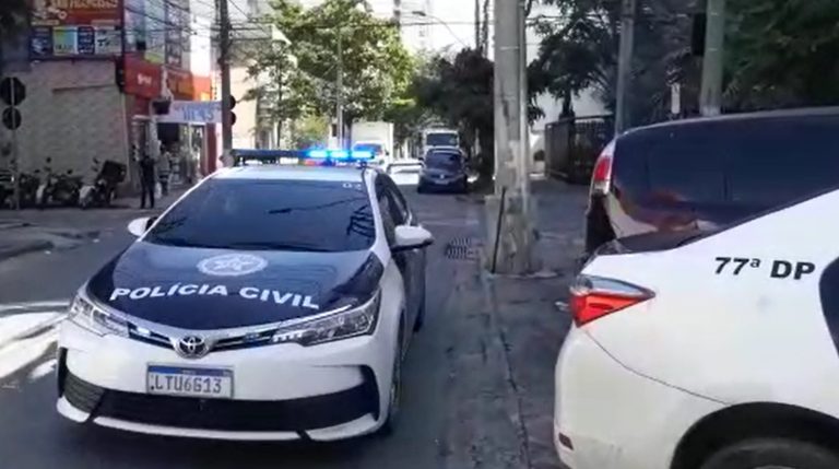 Policiais civis prendem acusado de roubo em Cachoeira de Macacu