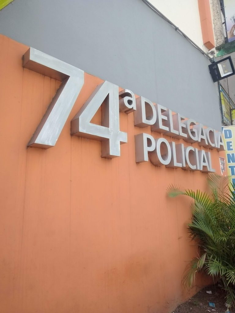 Carro, arma e documentos de policial militar são levados em assalto na BR-101, em São Gonçalo 