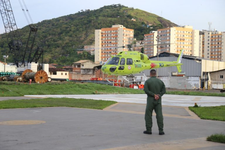 Com helipontos de Niterói, Governo do Estado conclui em seis horas entrega aérea de vacinas para Covid-19