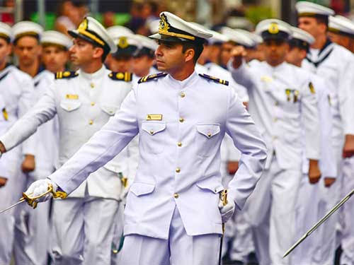 Marinha do Brasil oferece vagas em concurso com salário de R$ 9 mil