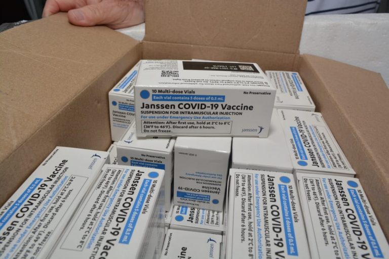 Maricá recebe 1.320 doses da vacina Janssen contra Covid-19 