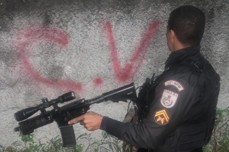 Homem morre após troca de tiros com a polícia em Niterói