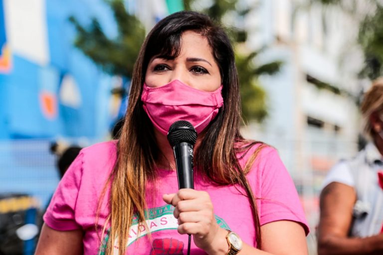 Vereadora de São Gonçalo debate feminicídio em live na Câmara dos Vereadores