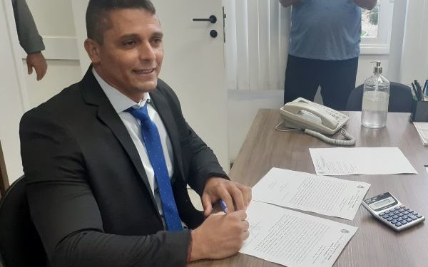 Alex Loreti assume cadeira na Câmara Municipal de São Gonçalo