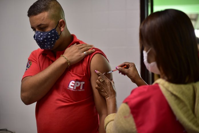 Maricá inicia vacinação de rodoviários