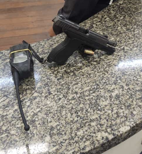 Menor é baleado após tiroteio com a PM na Engenhoca, em Niterói
