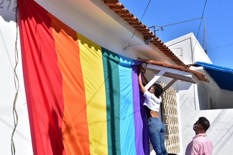 Orgulho LGBTQIA+ ocupa Maricá em nome do respeito e igualdade
