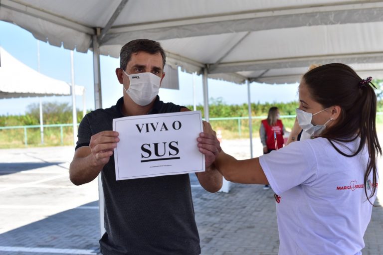 Prefeito de Maricá recebe a 1ª dose de vacina contra Covid-19