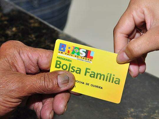 Bolsa Família terá reajuste ‘mínimo’ de R$ 300 em novembro