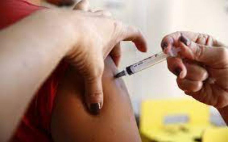 Por falta de vacinas, Saquarema suspende vacinação contra Covid-19