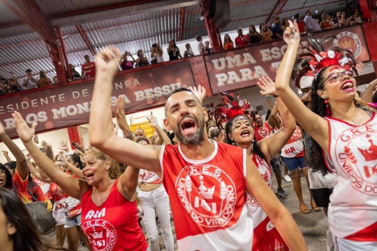 Unidos do Viradouro realiza cadastro de pessoas interessadas em desfilar no Carnaval de 2022