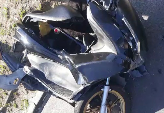Homem de moto bateu e foi atropelado por caminhão no Rocha, São Gonçalo ( Veja Vídeo)