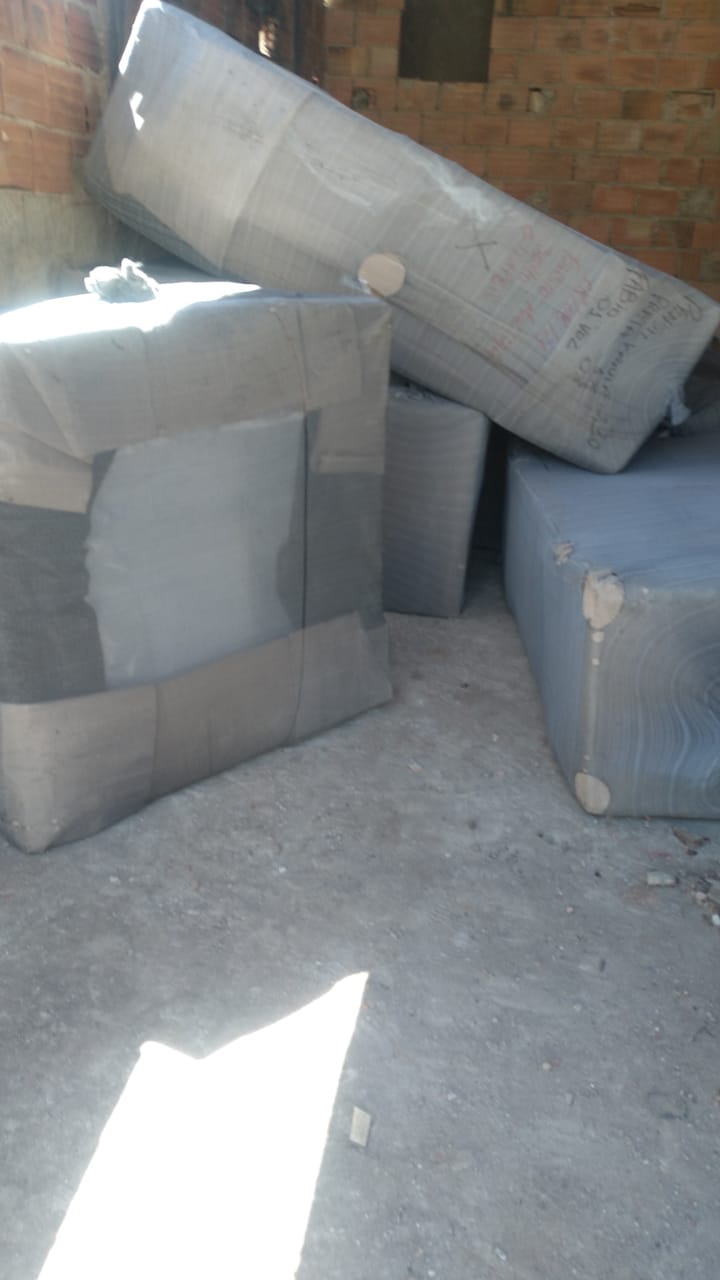 Polícia recupera carga de sofás roubada em Santa Catarina, São Gonçalo