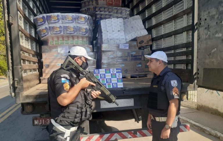 ‘Limpando a sujeira’: polícia recupera carga roubada de papel higiênico avaliada em R$ 110 mil