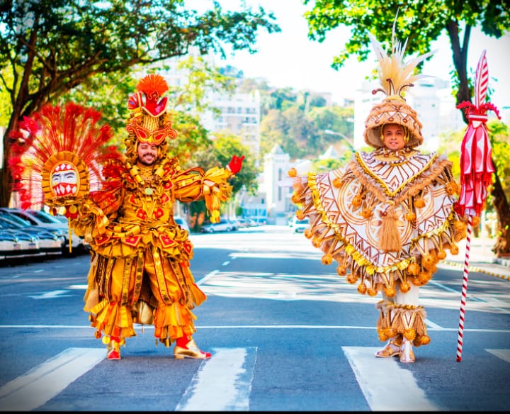 Viradouro divulga duas fantasias para o Carnaval no Centro de Niterói
