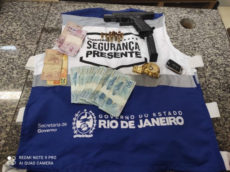 Suspeito de chefiar tráfico de drogas é preso em Niterói e tenta subornar policiais