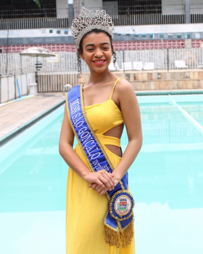 Gonçalense de 13 anos conquista título de Miss Universo Infantojuvenil
