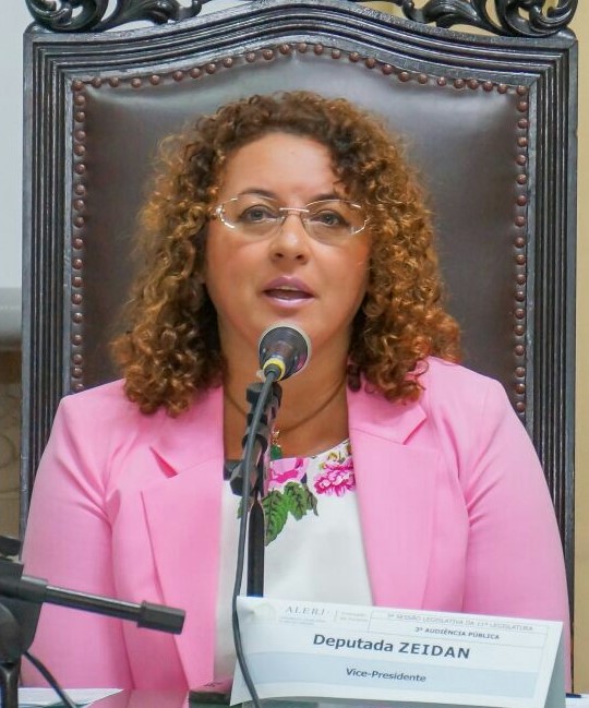 Deputada Zeidan apresenta Projeto de Lei que proíbe homenagens a agressores de mulheres