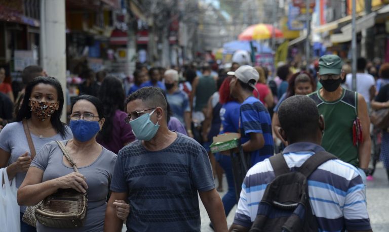 Estado do Rio de Janeiro flexibilizará uso de máscara em local aberto