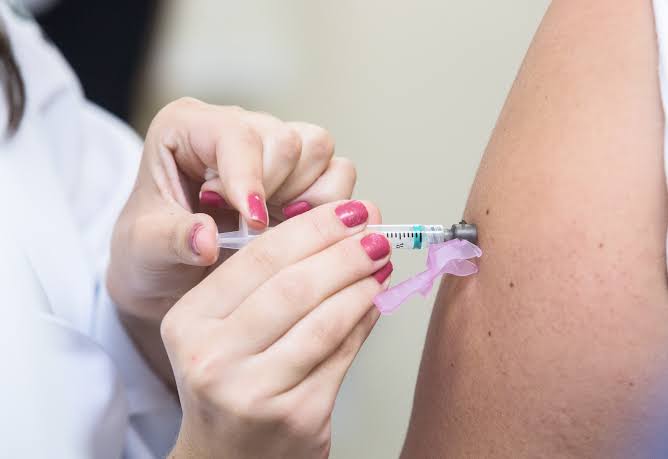 Mais de 535 mil gonçalenses já foram imunizados contra covid-19