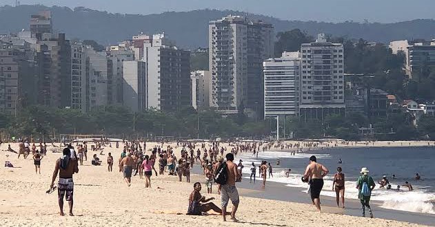 Praias liberadas sem uso obrigatório de máscaras contra Covid-19 em Niterói