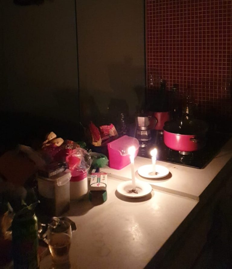 Moradores de condomínio em Búzios estão há 5 dias sem luz por conta de incêndio