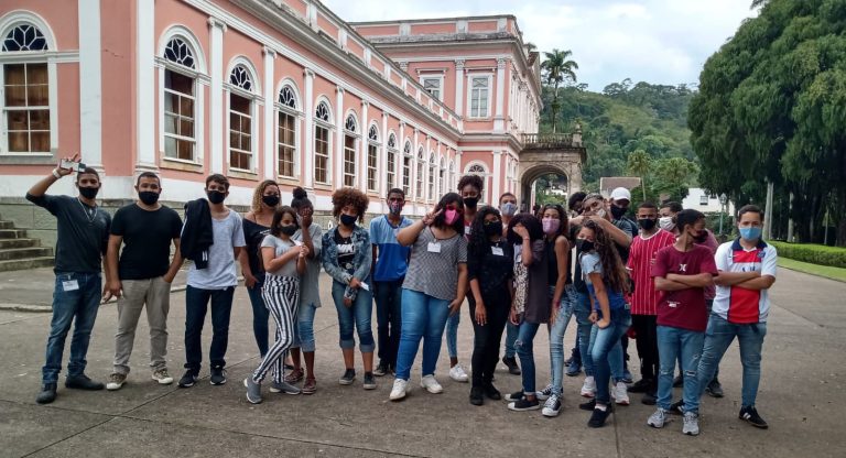 Alunos da rede municipal de São Gonçalo visitam Cidade Imperial em Petrópolis