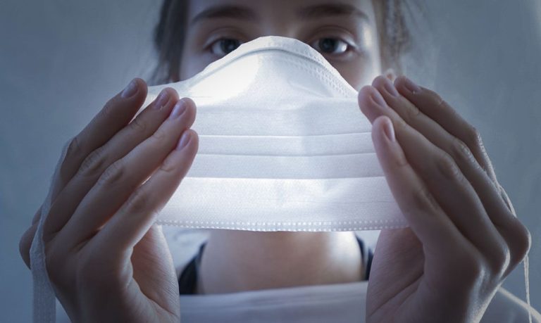 São Gonçalo alerta: com Covid e gripe, máscara é fundamental