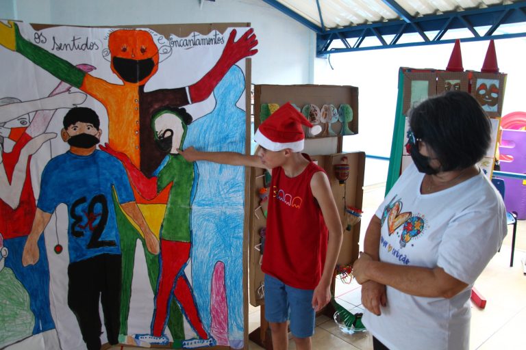 São Gonçalo expõe pinturas e esculturas de alunos com autismo