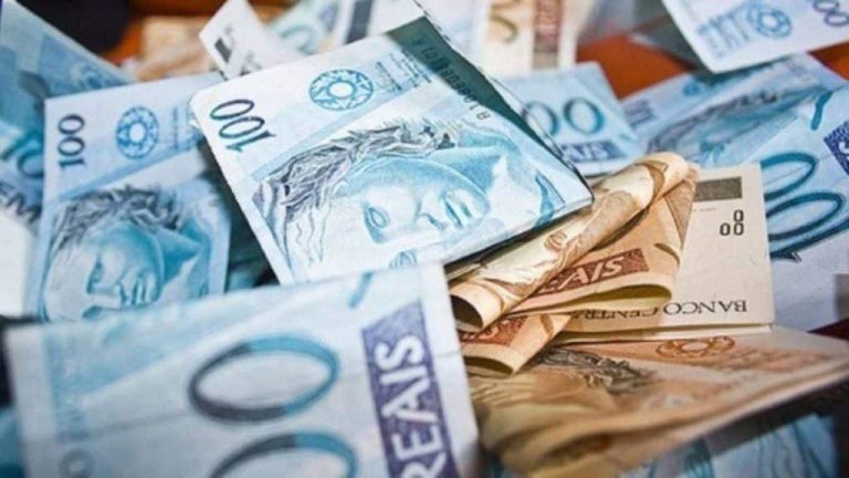 Proposta orçamentária prevê salário mínimo de R$ 1.210