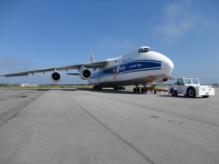 Gigante voador pousa em Cabo Frio