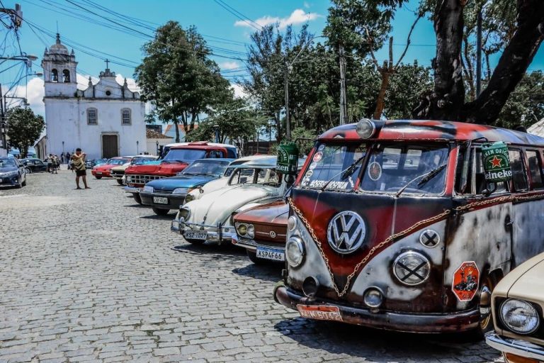 Exposição de carros antigos reuniu 200 colecionadores em Itaboraí