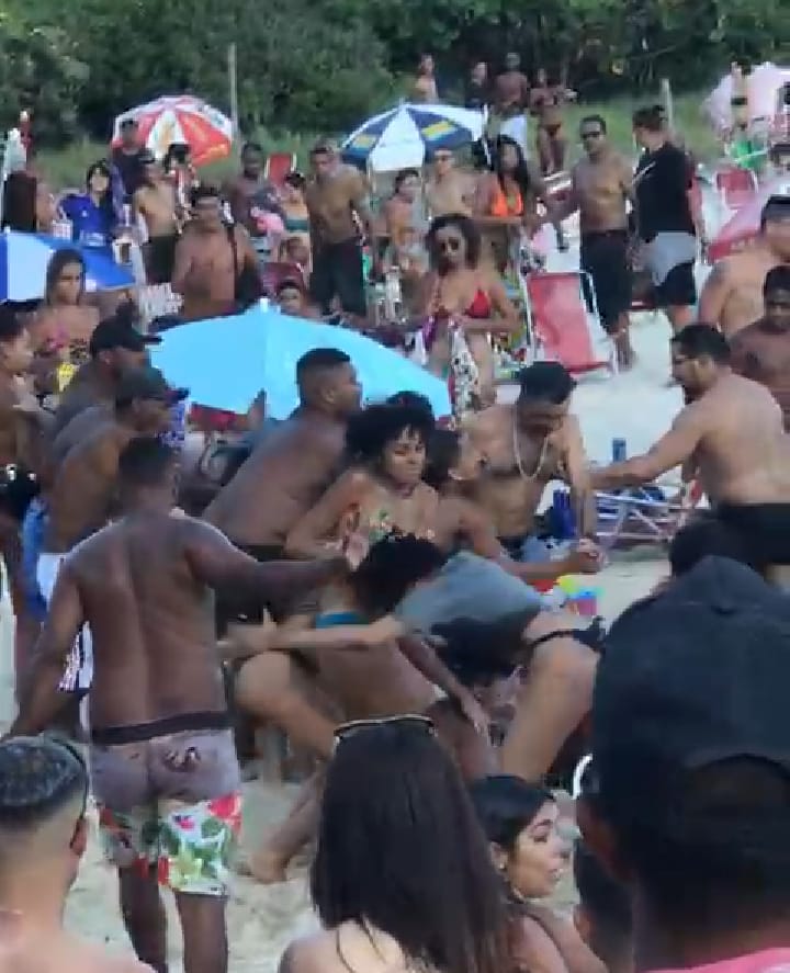 Banhistas brigam em praia de Niterói (Veja o vídeo)