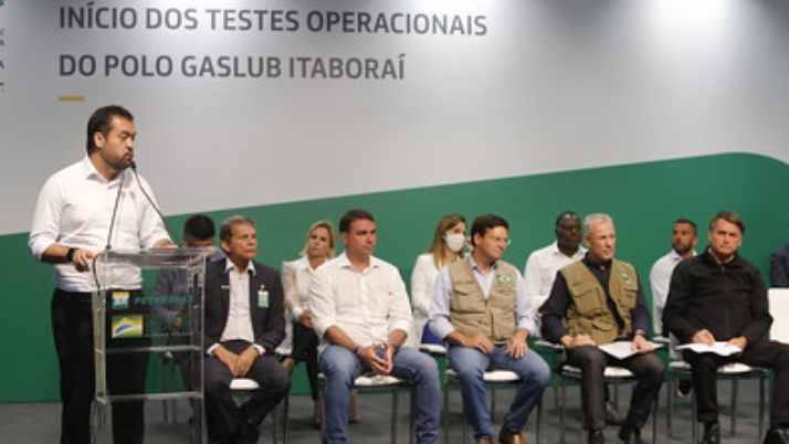 Governador participa de testes operacionais do Polo GasLub em Itaboraí