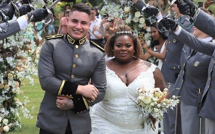 Jojo Todynho diz ‘sim’ para oficial do exército e se casa