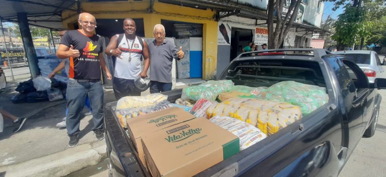 Grupo de corredores de SG leva doações às vítimas de Petrópolis