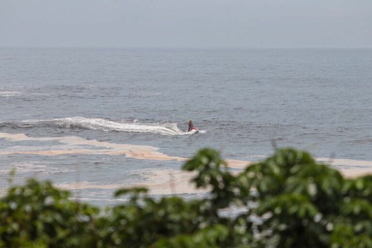 Corpo encontrado em praia de Niterói é de adolescente sumido há seis dias