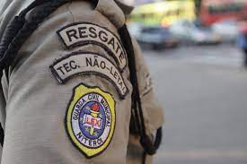 Idoso sofre parada cardíaca e é salvo por guardas municipais em Niterói