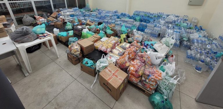 Niterói envia dez toneladas de alimentos e produtos de higiene para Petrópolis