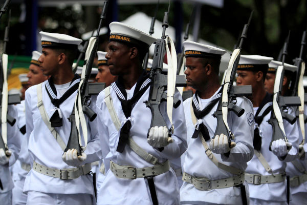 Marinha abre concurso com 960 vagas para Fuzileiro Naval