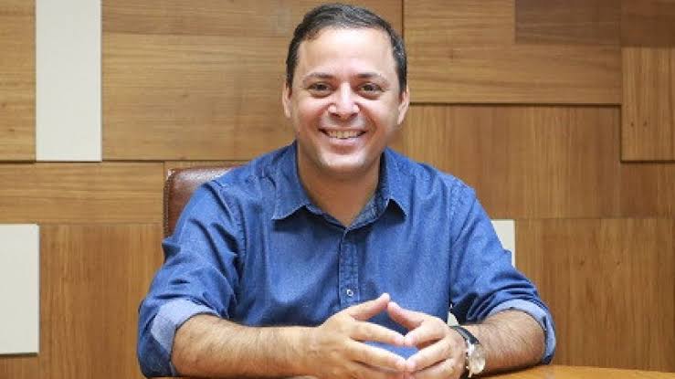 Ex-prefeito de Niterói é ameaçado de morte por mensagem em rede social