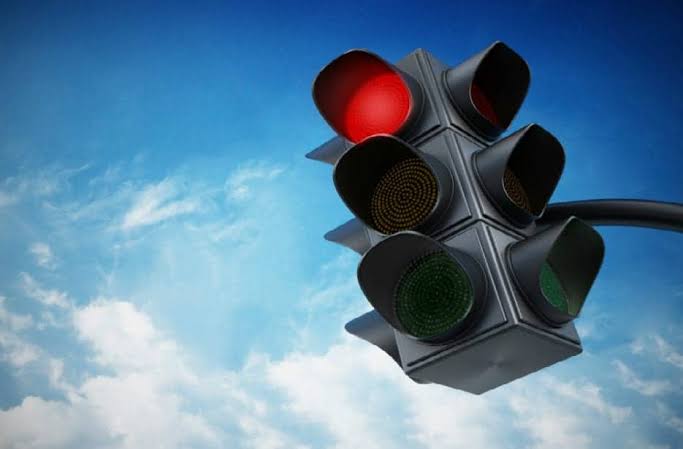 Sinal vermelho de trânsito não funcionará a partir das 23h em Niterói