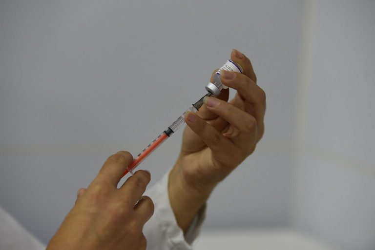 Após pausa no Carnaval, Maricá retoma vacinação contra Covid-19